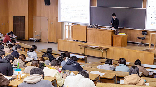 経済科学部の特徴